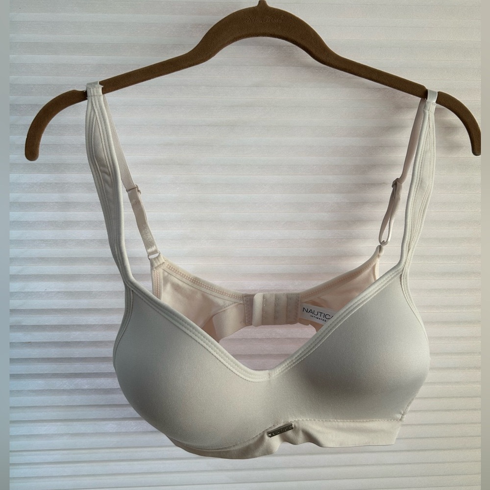 Nautica Bra, NWOT. 36B. Cream Colored.